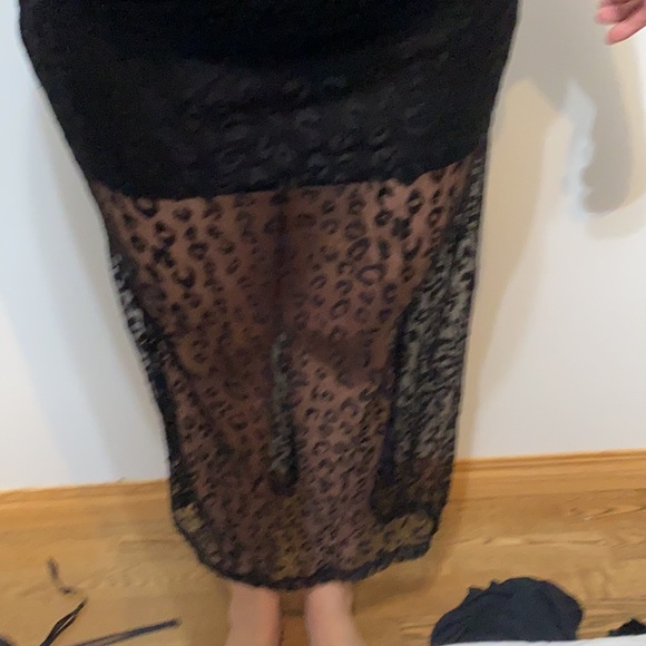 Volcom skirt - Picture 2 of 3